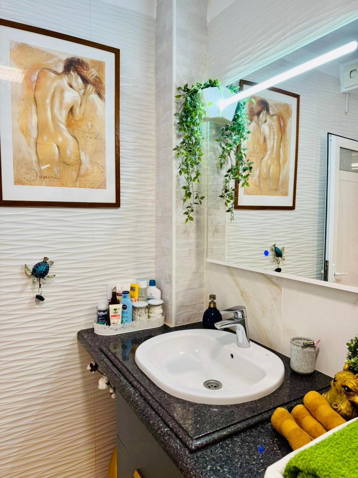 Apartment With Terrace And Pool, Los Cristianos Лос Кристианос Экстерьер фото